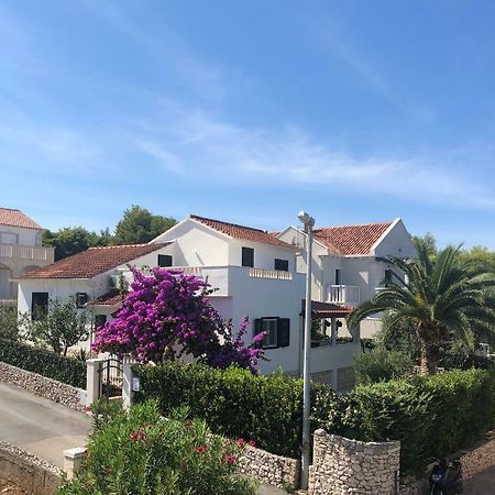 Holiday Home Brac Supetar Buitenkant foto
