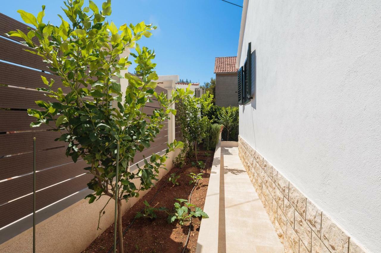 Holiday Home Brac Supetar Buitenkant foto