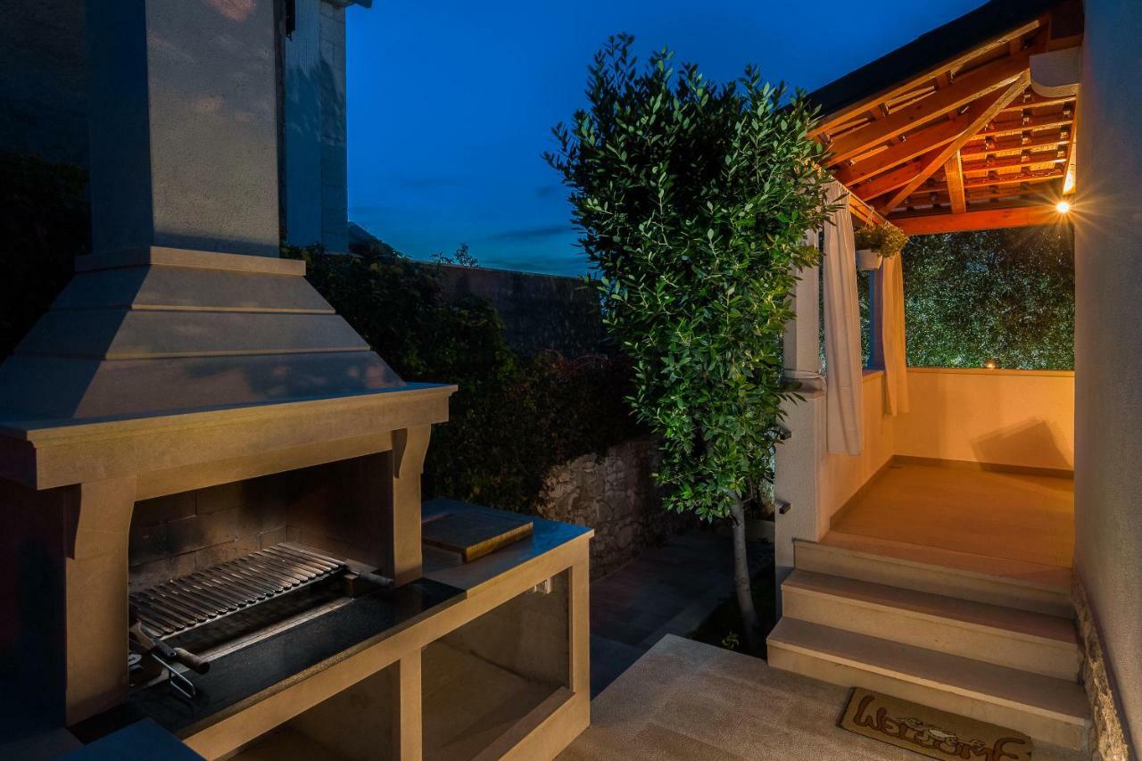 Holiday Home Brac Supetar Buitenkant foto