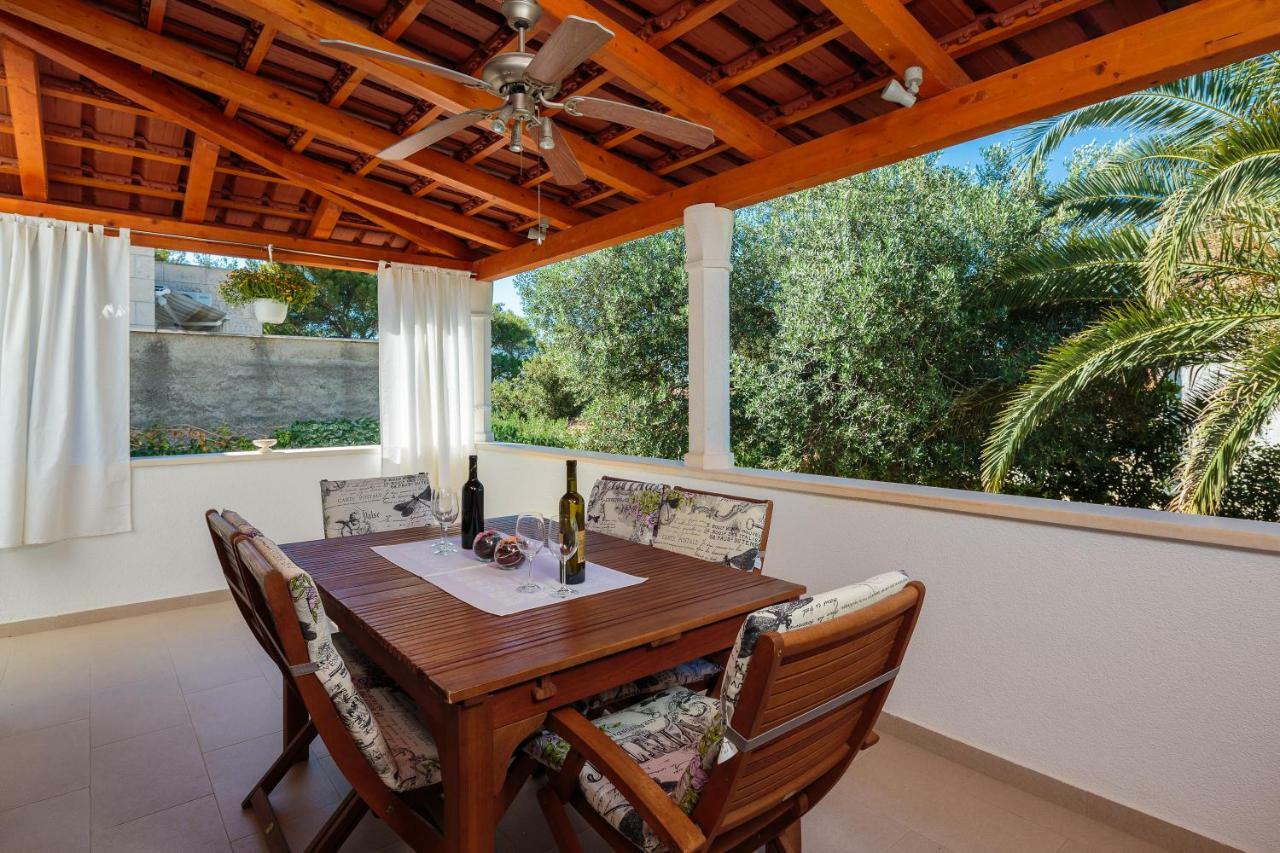 Holiday Home Brac Supetar Buitenkant foto
