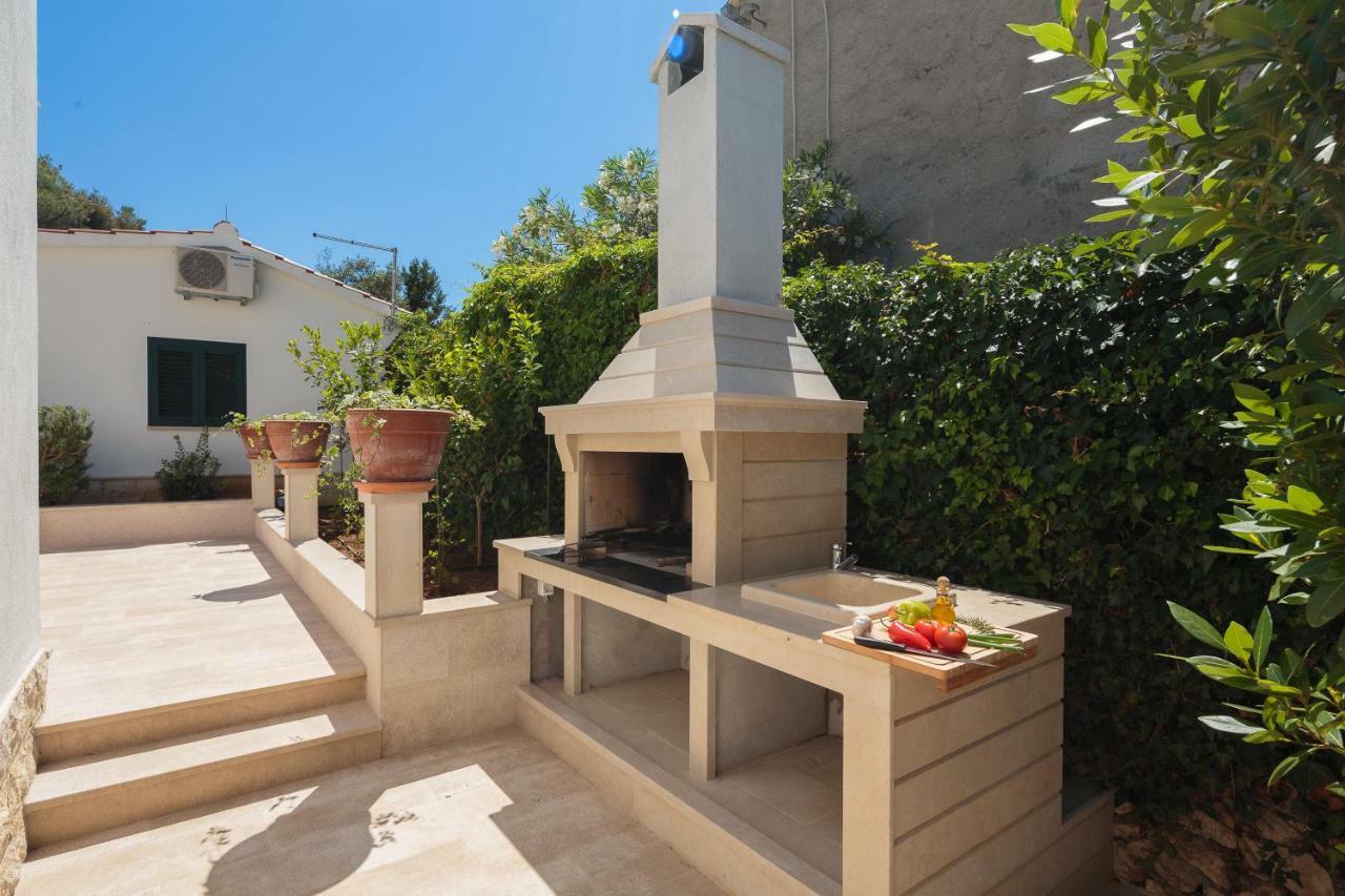 Holiday Home Brac Supetar Buitenkant foto