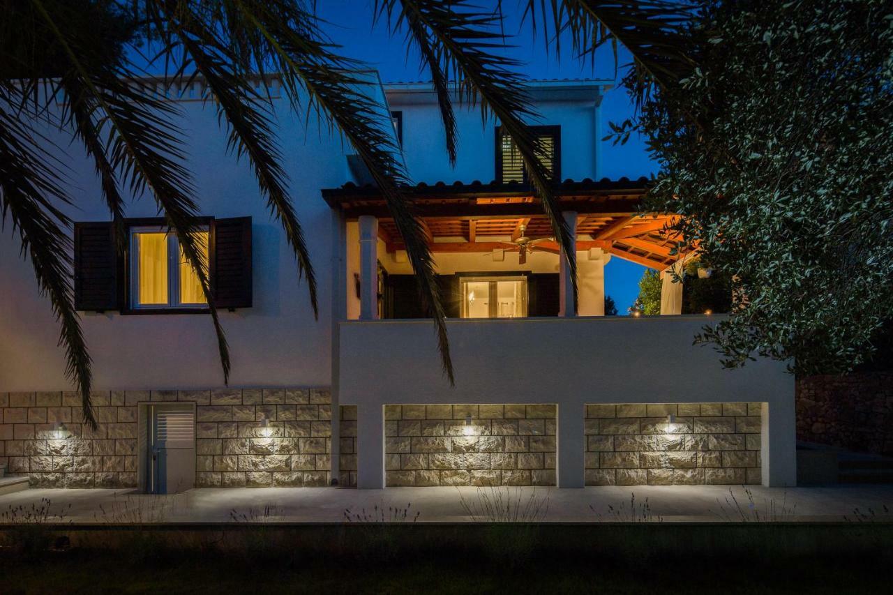 Holiday Home Brac Supetar Buitenkant foto