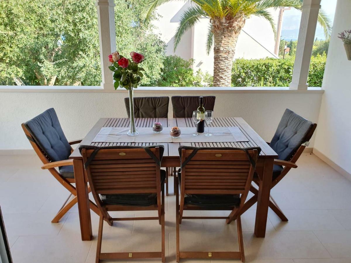 Holiday Home Brac Supetar Buitenkant foto
